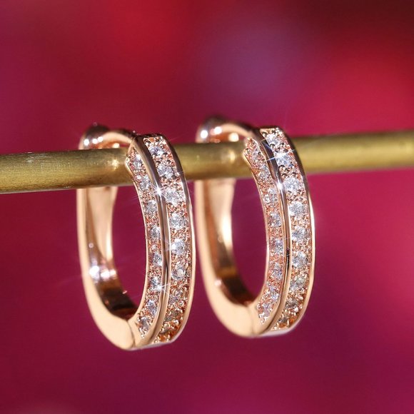 *NEW 18K Rose Gold Diamond Oval Hoop Earrings - Picture 2 of 4